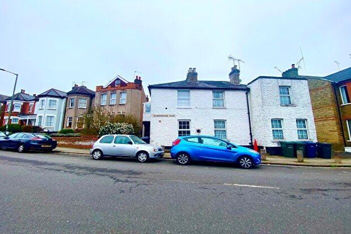 1 Bedroom Flat To Rent In Gainsborough Road, London, N12