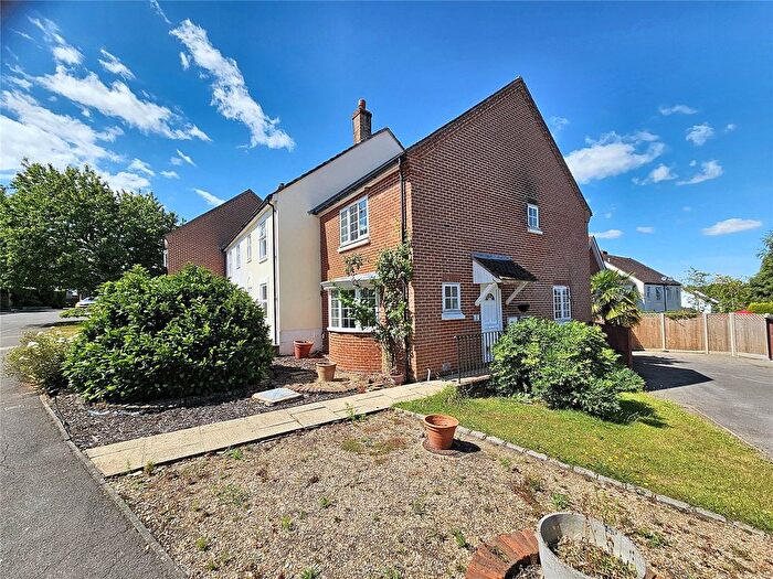 3 Bedroom End Of Terrace House For Sale In Poplar Way, Midhurst, West Sussex, GU29