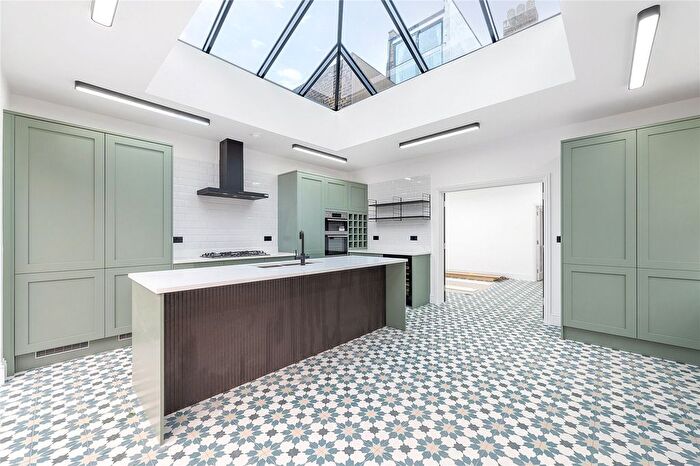 4 Bedroom Detached House To Rent In Munster Road, London, SW6