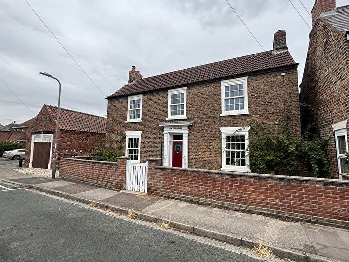 3 Bedroom Detached House For Sale In Water Lane, Hemingbrough, Selby, YO8