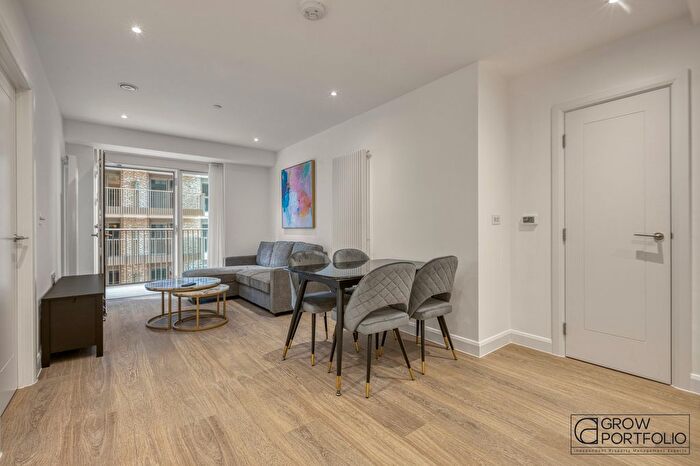 1 Bedroom Flat To Rent In Eden Place, London, E16
