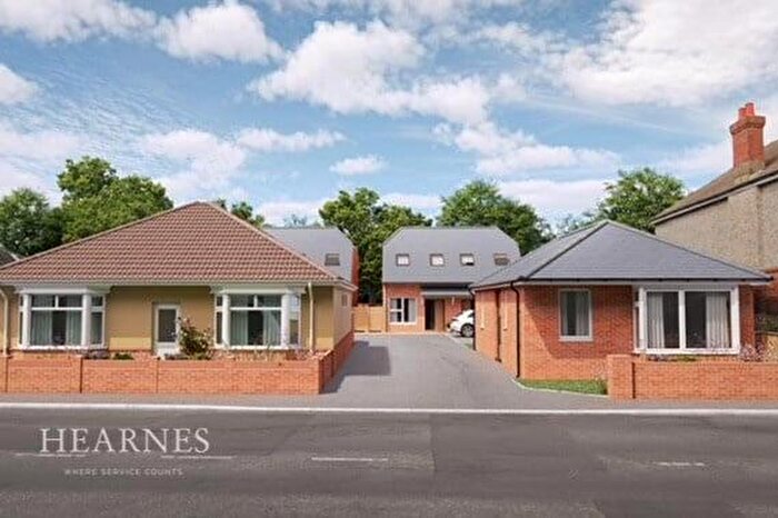 2 Bedroom Detached Bungalow For Sale In Ensbury Avenue, Bournemouth, BH10