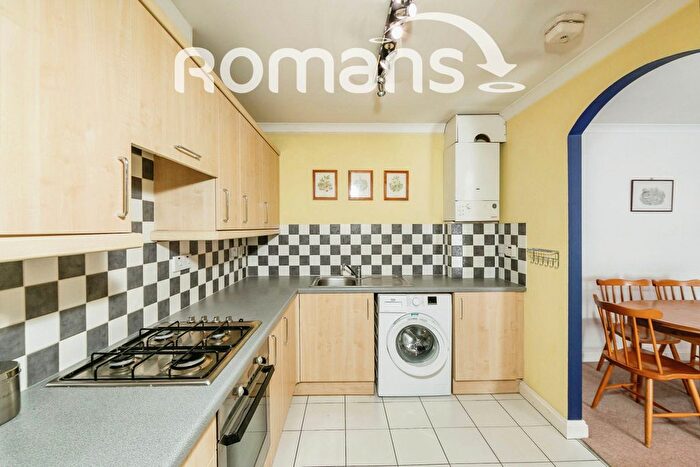 2 Bedroom Flat To Rent In Milestone View Court, Lowfield Road, Caversham, RG4