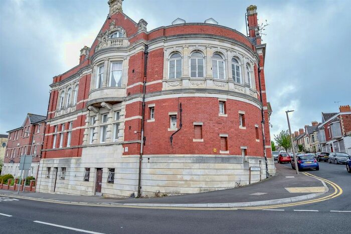 2 Bedroom Flat To Rent In Dock View Road, Barry, CF63