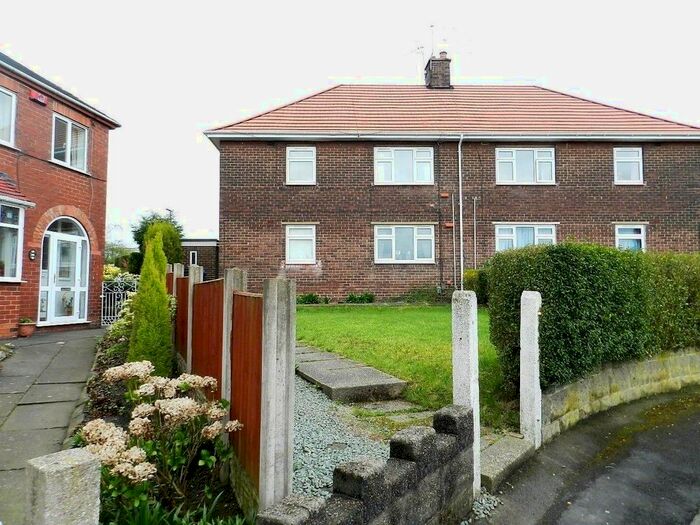 2 Bedroom Flat To Rent In Barton Crescent, Burslem, Stoke-On-Trent, ST6