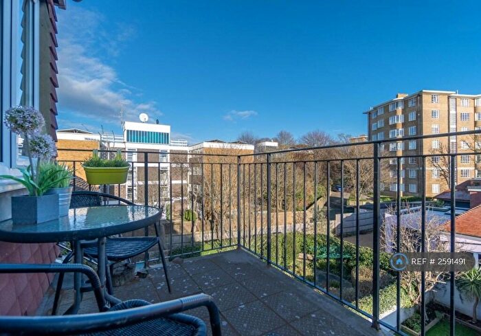 2 Bedroom Flat To Rent In Brunswick Fab Pad, Hove, BN3