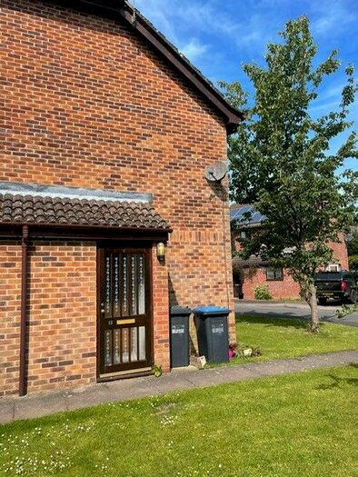 1 Bedroom Detached House To Rent In Black Swan Close, Pease Pottage, Crawley, RH11