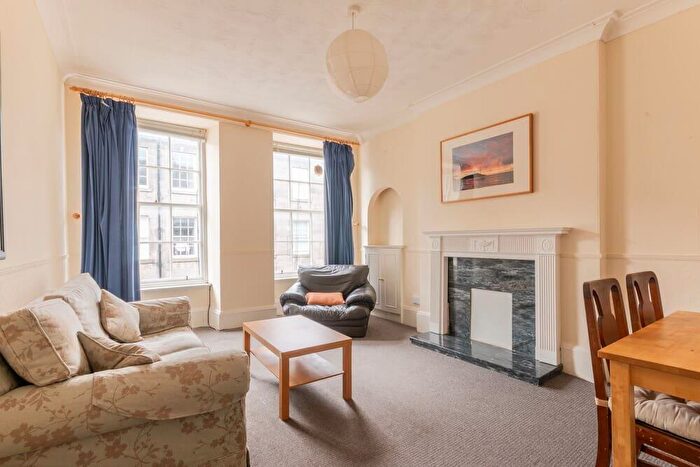 2 Bedroom Flat To Rent In Lt Brighton Street, Edinburgh, EH1