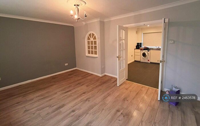 3 Bedroom End Of Terrace House To Rent In The Lawns, Purley, CR8