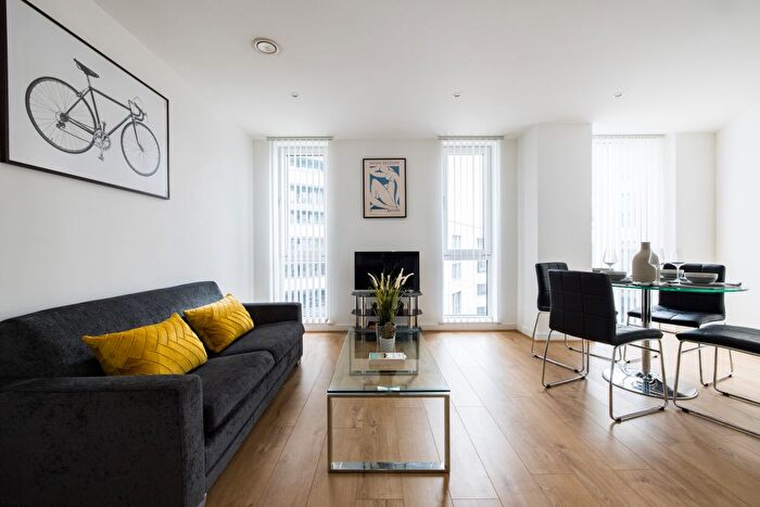 2 Bedroom Flat To Rent In Britannia Walk, London, N1