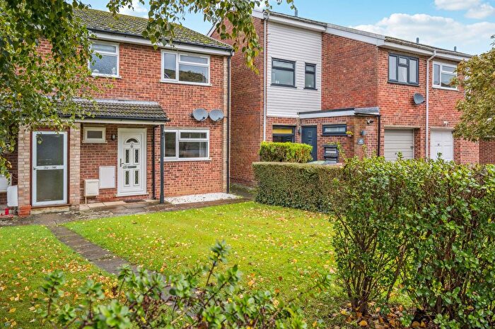 2 Bedroom Property For Sale In Coombe Hill Crescent, Thame, OX9