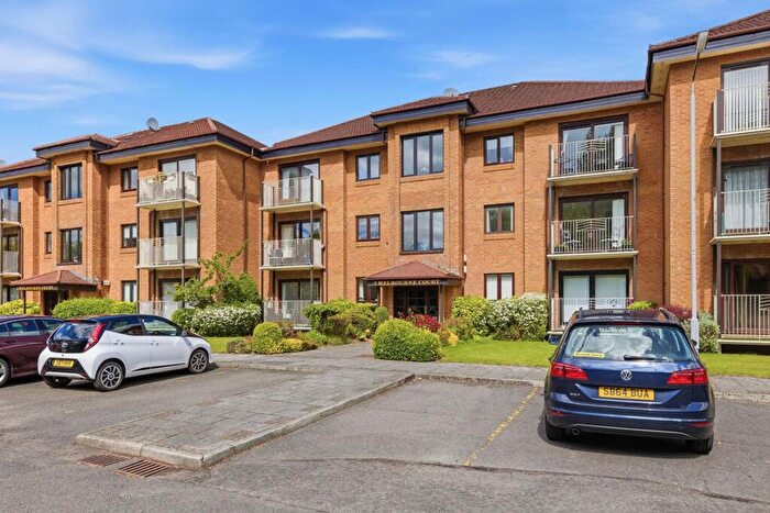 2 Bedroom Flat For Sale In Braidpark Drive, Giffnock, G46