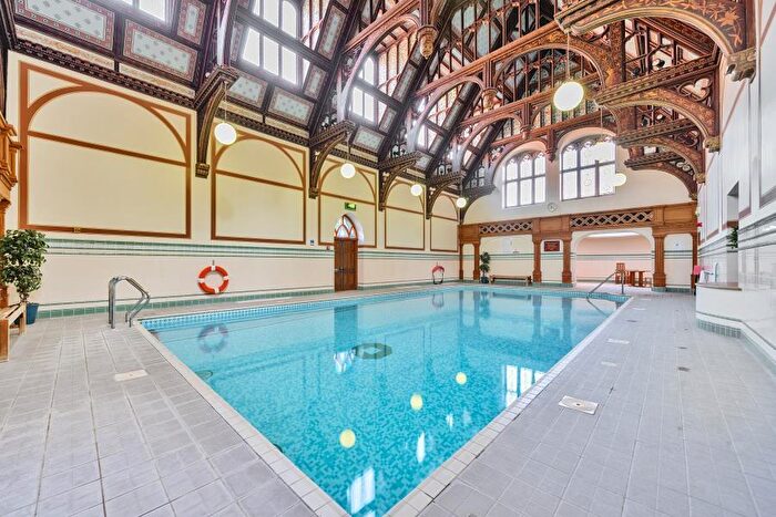 2 Bedroom Apartment To Rent In Virginia Water, GU25