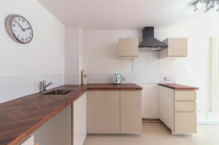 3 Bedroom Property To Rent In Park Street, Treforest, Pontypridd, CF37