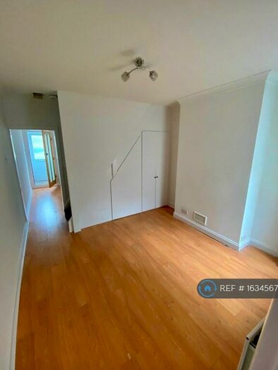 2 Bedroom Terraced House To Rent In St Albans Rd, Dartford, DA1