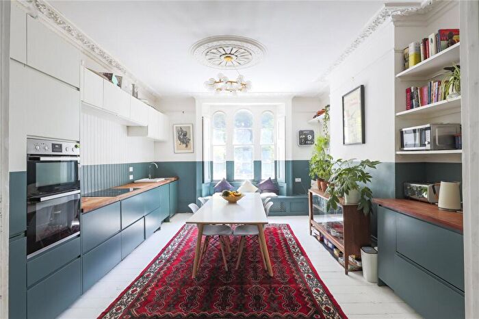 4 Bedroom Maisonette To Rent In Archway Road, Archway, London, N19