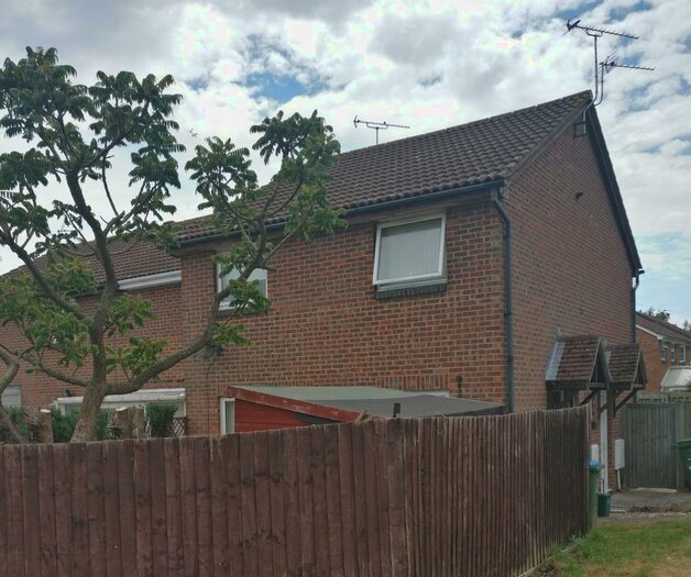1 Bedroom Semi-Detached House To Rent In Field Way, Aylesbury, HP20