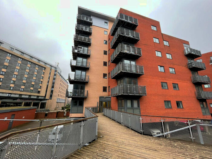 2 Bedroom Apartment To Rent In City Walk, Holbeck, Leeds, LS11