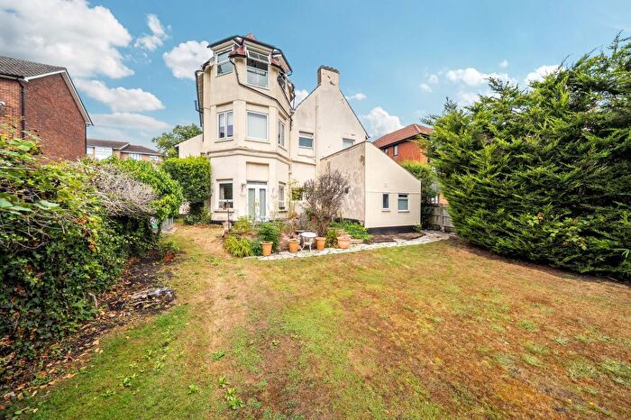 Flat For Sale In Surbiton, Surrey, KT6