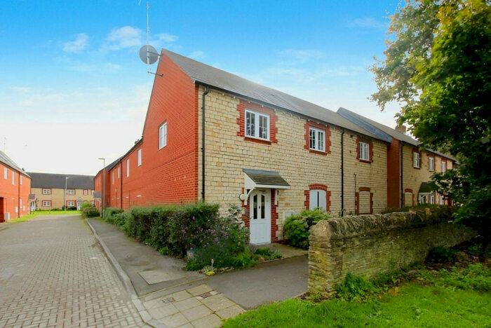 1 Bedroom Apartment For Sale In Bramley Close, Kidlington, OX5