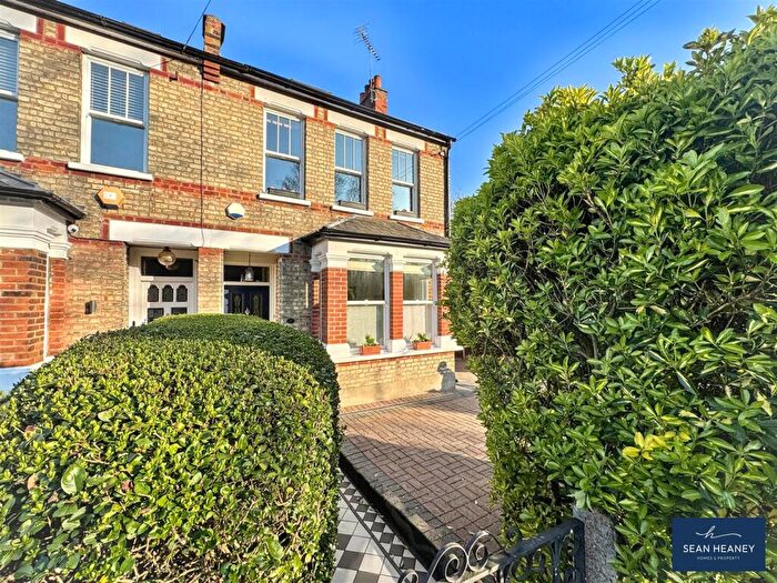 5 Bedroom Semi Detached House For Sale In Park Road, New Barnet, Barnet, EN4