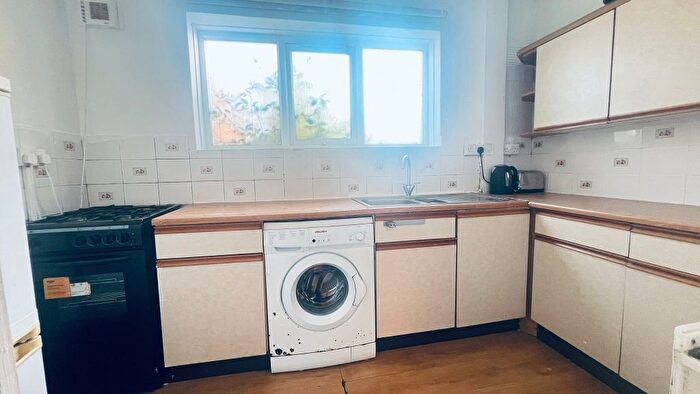 1 Bedroom Flat To Rent In Ross Close, Luton, LU1