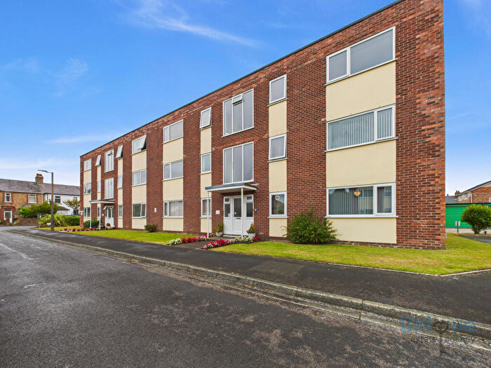 2 Bedroom Apartment For Sale In Rutland Court, Lytham St. Annes, FY8