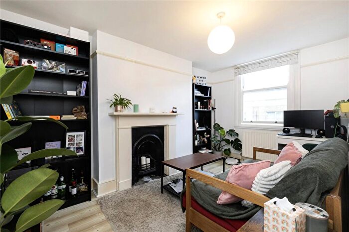 1 Bedroom Apartment To Rent In Benwell Road, London, N7