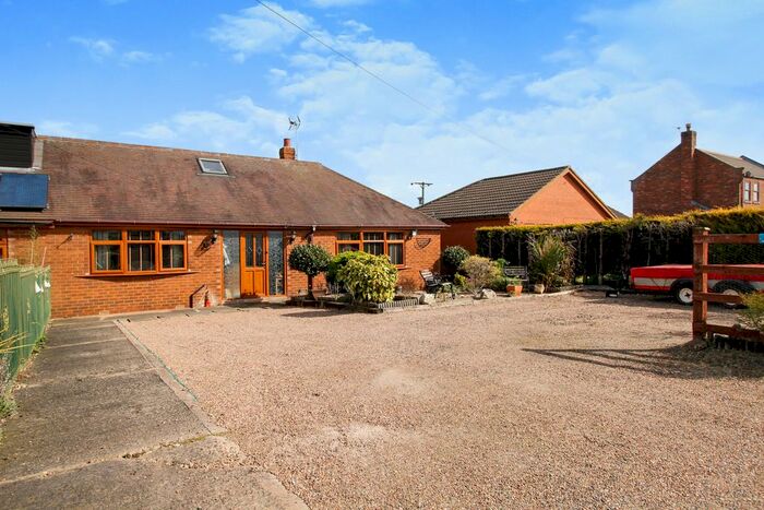 3 Bedroom Bungalow For Sale In Newland, Selby, North Yorkshire, YO8