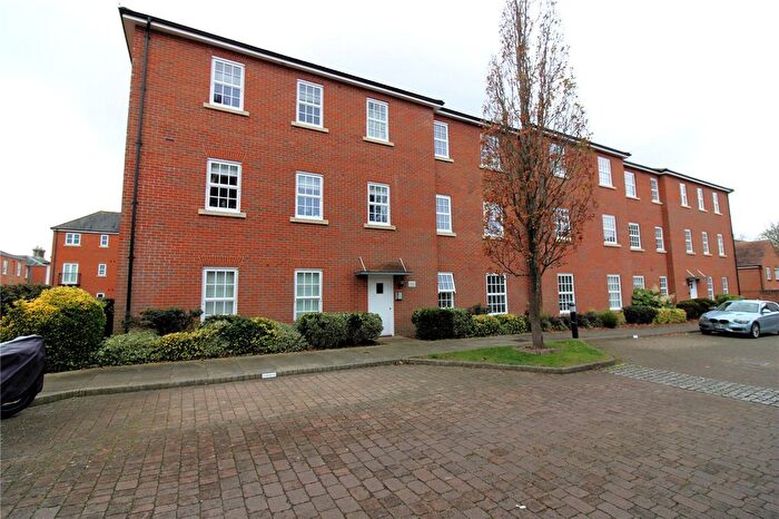2 Bedroom Flat For Sale In North Square, Knowle, Fareham, Hampshire, PO17