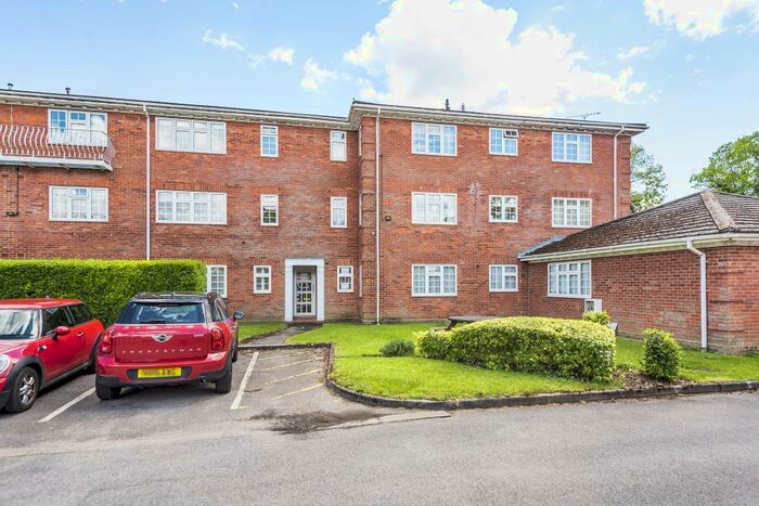 2 Bedroom Apartment To Rent In Maidenhead, Berkshire, SL6