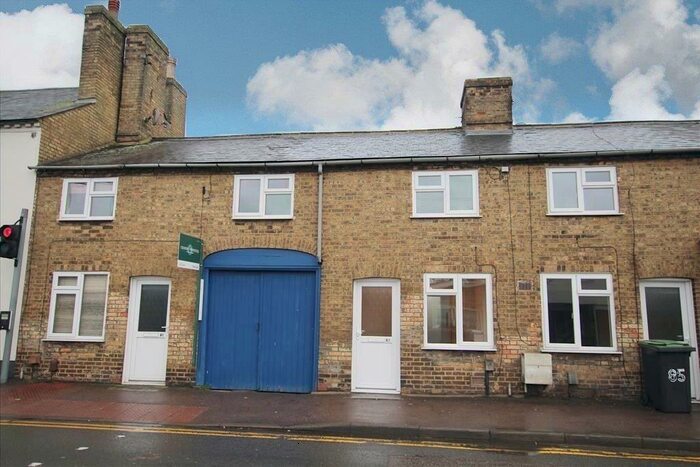 2 Bedroom Terraced House To Rent In Hitchin Street, Biggleswade, SG18