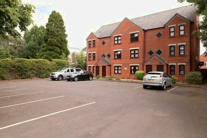 1 Bedroom Ground Flat To Rent In Neelam Court, Farnborough, GU14