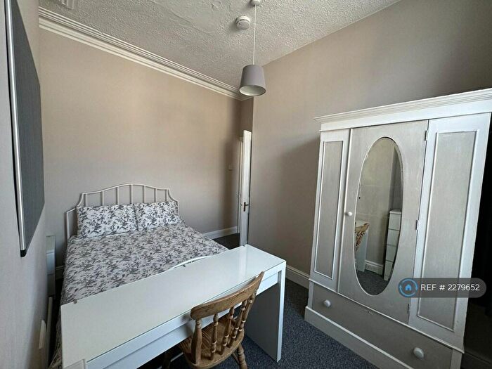 4 Bedroom Terraced House To Rent In Clayton Park Square, Newcastle Upon Tyne, NE2