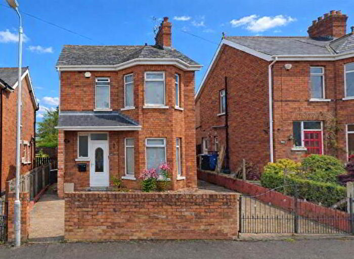 4 Bedroom Detached House For Sale In Haypark Avenue, Belfast, BT7