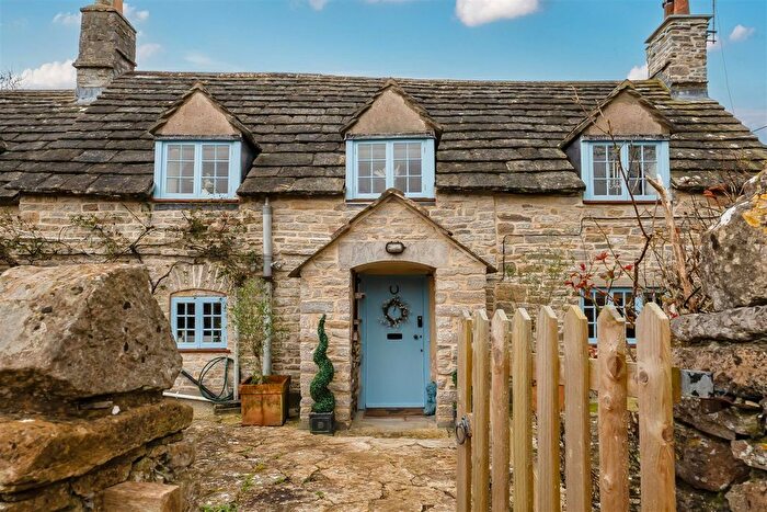 3 Bedroom Property For Sale In Valley Road, Swanage, BH19