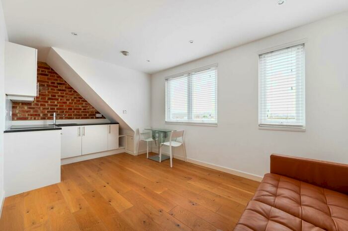 1 Bedroom Flat To Rent In Riffel Road, Willesden Green, London, NW2