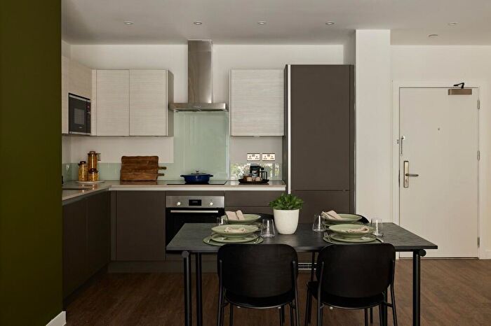 2 Bedroom Flat To Rent In Flat, Vanguard Way London, E17