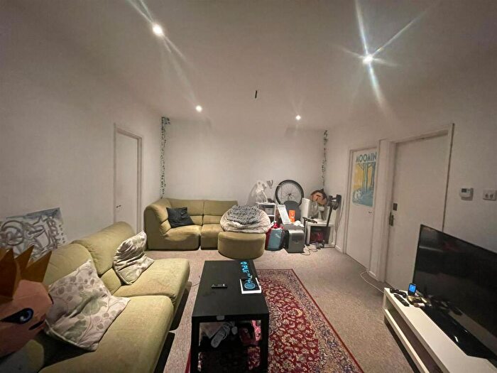 6 Bedroom End Of Terrace House To Rent In North Street, Bristol, BS3