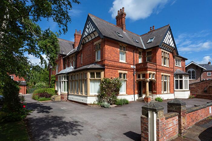 2 Bedroom Flat For Sale In St. Peters Grove, York, North Yorkshire, YO30
