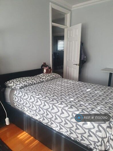 2 Bedroom Flat To Rent In Royal Court Road, London, SE9