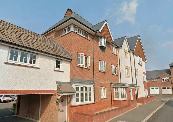 2 Bedroom Apartment To Rent In Hermitage Wood Road, Bristol, BS16