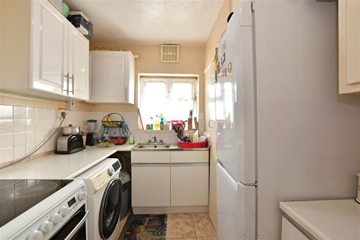 2 Bedroom Flat For Sale In Kershaw Road, Dagenham, Essex, RM10