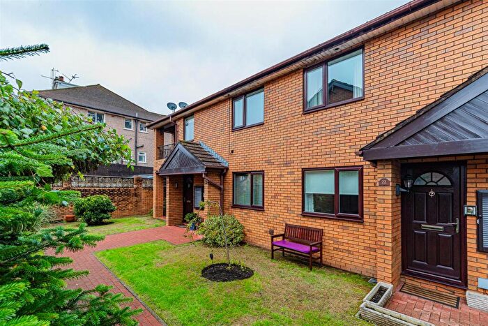 2 Bedroom Maisonette For Sale In Park End Lane, Cyncoed, Cardiff, CF23