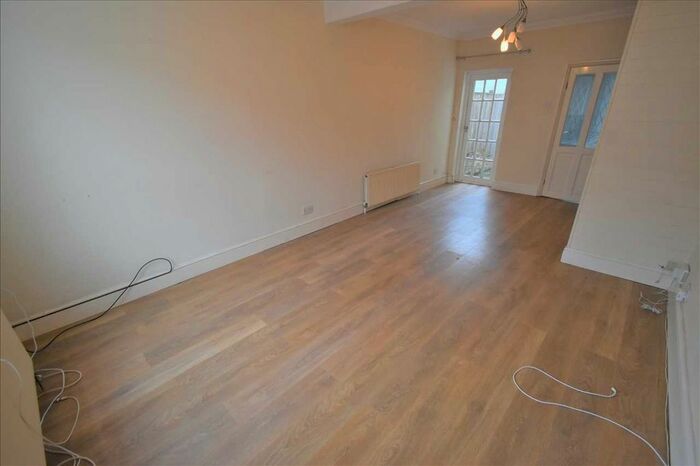 2 Bedroom Property To Rent In Bayly Road, Dartford, DA1