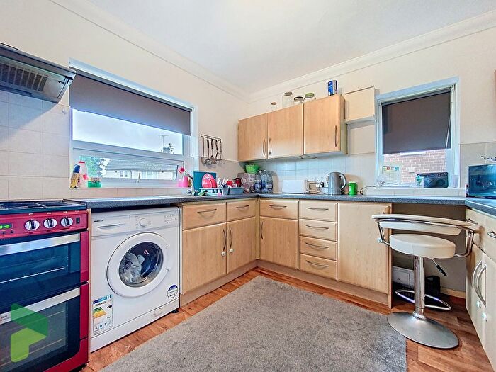 2 Bedroom Flat To Rent In Birch Hall Avenue, Darwen, BB3