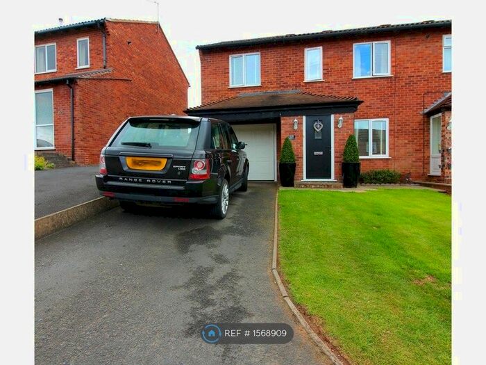 3 Bedroom Semi-Detached House To Rent In Hook Farm Road, Bridgnorth, WV16