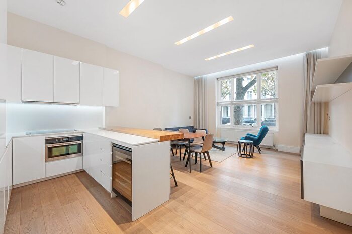 2 Bedroom Flat To Rent In Queen's Gate, South Kensington, London, SW7