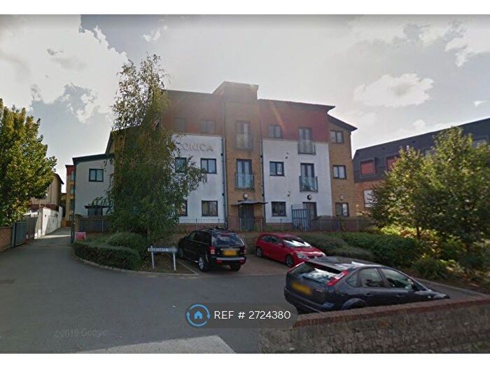 2 Bedroom Flat To Rent In Bluecoats Yard, Maidstone, ME15