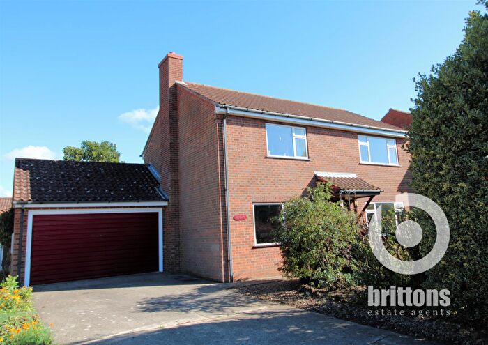 4 Bedroom Detached House For Sale In Bush Close, Dersingham, King's Lynn, PE31